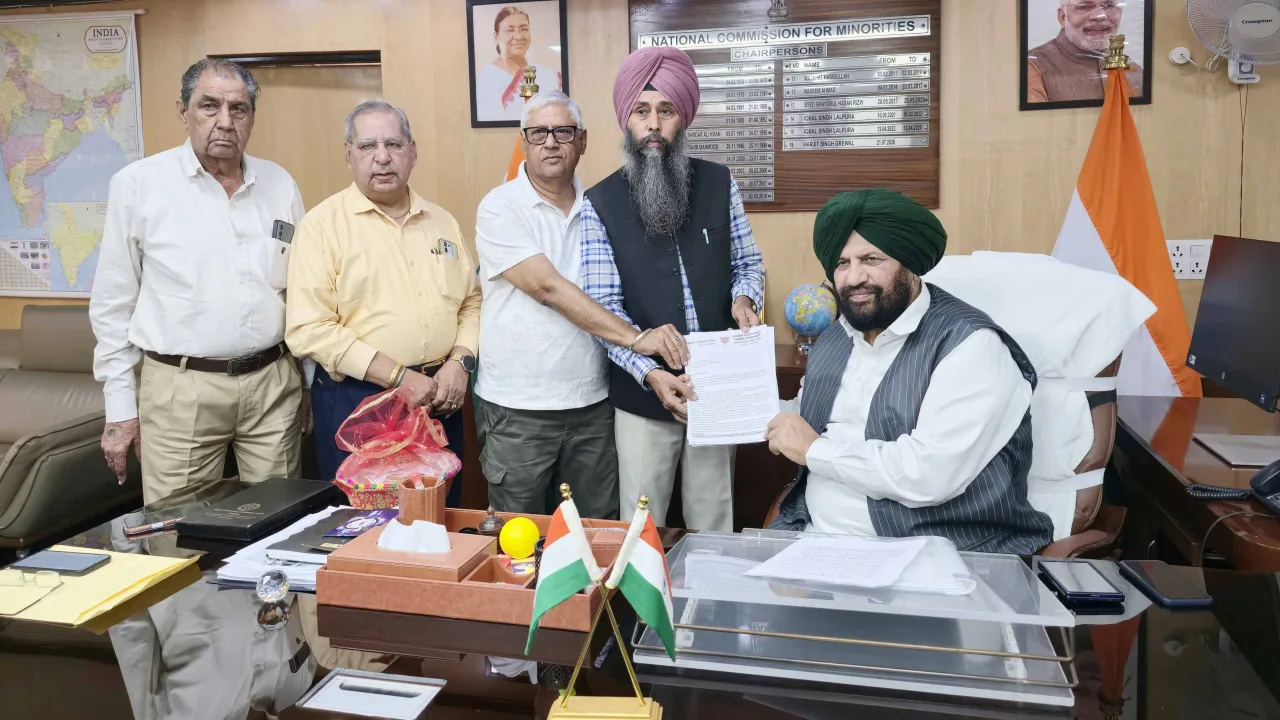 भाजपा पंजाब के वरिष्ठ नेता हरदेव उभ्भा ने दिल्ली में राष्ट्रीय अल्पसंख्यक आयोग के अध्यक्ष हरजीत ग्रेवाल से मुलाकात कर उठाए मोहाली के अहम जनहित के मुद्दे