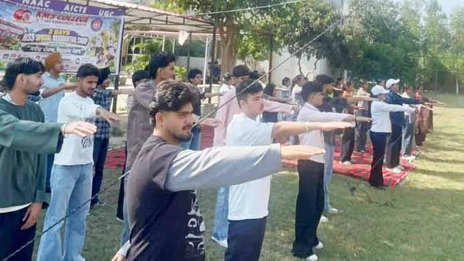केएमएस कॉलेज में एनएसएस के दो दिवसीय कैंप का आगाज