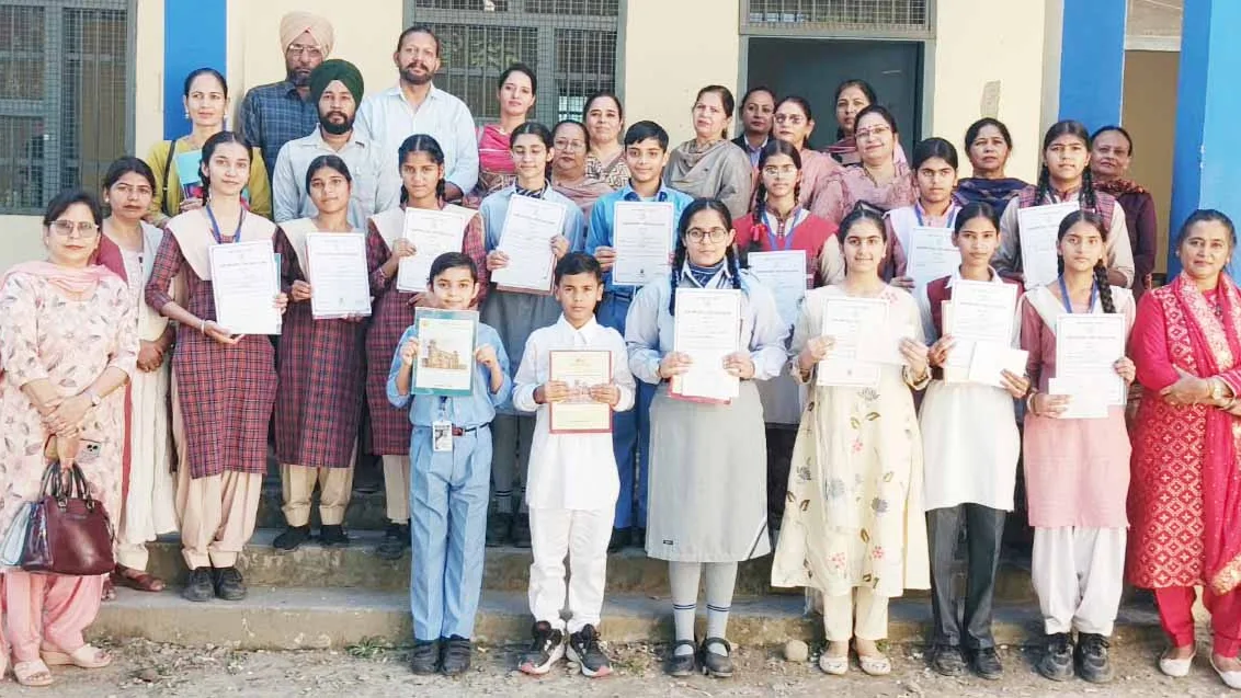 भाषा विभाग होशियारपुर ने जिला-स्तरीय पंजाबी कविता पाठ और साहित्यिक रचना प्रतियोगिताओं का किया आयोजन