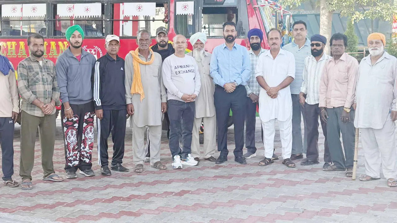 ਹਰਸਿਮਰਤ ਸਾਹੀ ਦੀ ਅਗਵਾਈ ਹੇਠ ‘ਲੋਕਤੰਤਰ ਬਚਾਓ’ ਰੈਲੀ ਲਈ ਦਸੂਹਾ ਤੋਂ ਵਰਕਰਾਂ ਦਾ ਵੱਡਾ ਕਾਫ਼ਲਾ ਰਵਾਨਾ